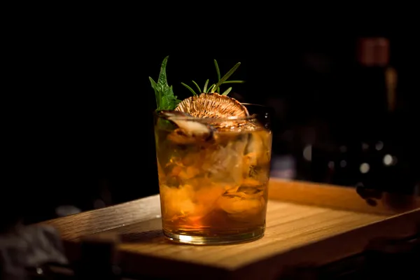 Craft cocktail preparation