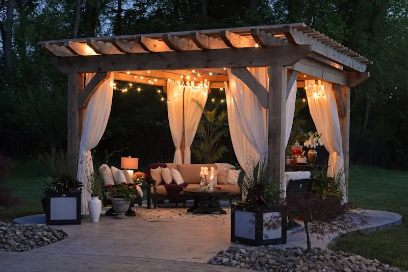 Modern Patio & Walkway