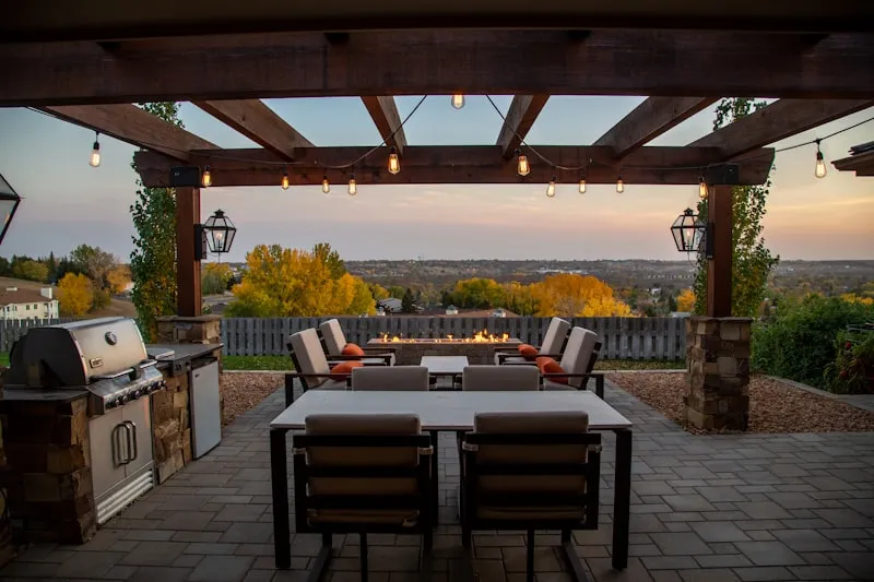 Modern Patio & Walkway